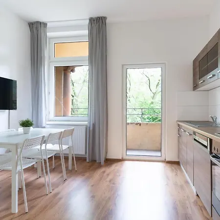 Apartment T&k 4 110qm With Balcony Duisburg