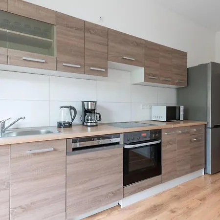 T&k 4 110qm With Balcony Lägenhet *