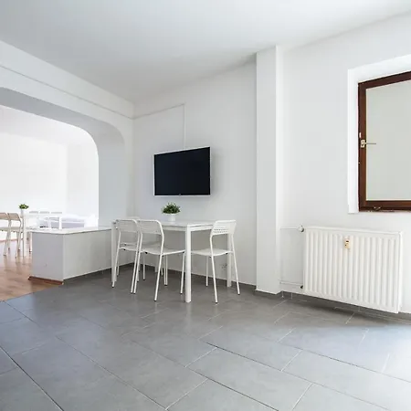 Apartment T&k 4 110qm With Balcony Duisburg