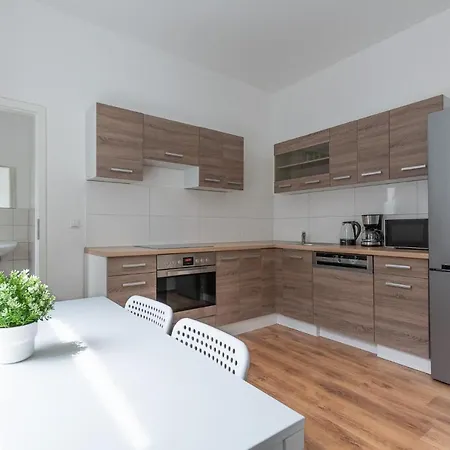 Lägenhet T&k 4 110qm With Balcony *