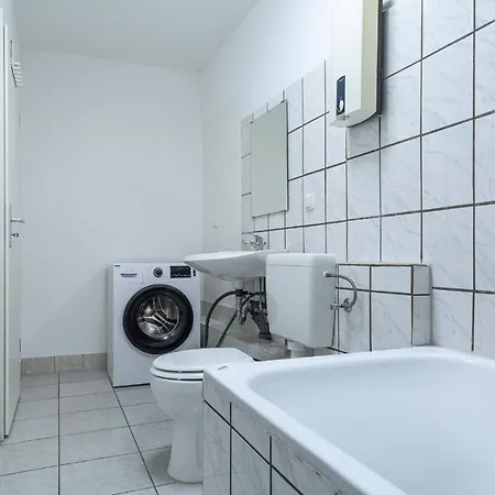 Lägenhet T&k 4 110qm With Balcony *